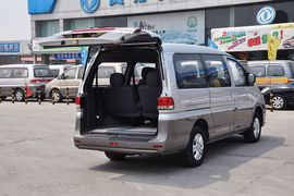 2012款风行菱智2.0L-Q3长轴舒适版