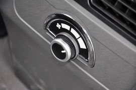 2012款风行菱智2.0L-Q3长轴舒适版