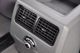 2012款风行菱智2.0L-Q3长轴舒适版