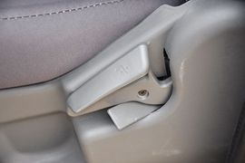 2012款风行菱智2.0L-Q3长轴舒适版