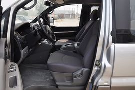 2012款风行菱智2.0L-Q3长轴舒适版