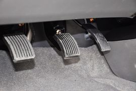 2012款风行菱智2.0L-Q3长轴舒适版