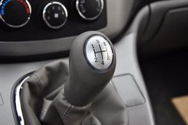 2012款风行菱智2.0L-Q3长轴舒适版