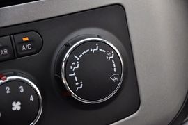 2012款风行菱智2.0L-Q3长轴舒适版
