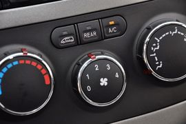 2012款风行菱智2.0L-Q3长轴舒适版