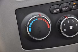 2012款风行菱智2.0L-Q3长轴舒适版