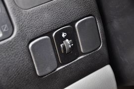 2012款风行菱智2.0L-Q3长轴舒适版
