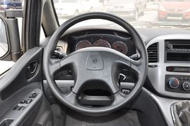 2012款风行菱智2.0L-Q3长轴舒适版