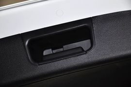 2012款福特福克斯两厢1.8L手动经典版时尚型
