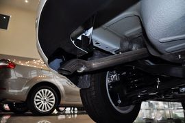2012款福特福克斯两厢1.8L手动经典版时尚型