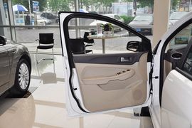 2012款福特福克斯两厢1.8L手动经典版时尚型
