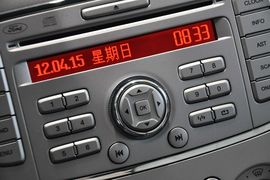 2012款福特福克斯两厢1.8L手动经典版时尚型