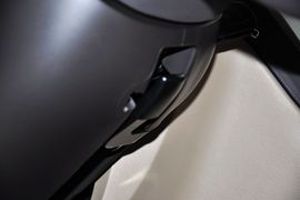 2012款福特福克斯两厢1.8L手动经典版时尚型