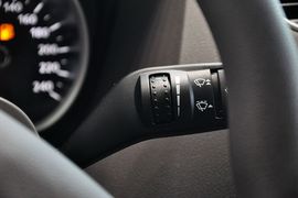 2012款福特福克斯两厢1.8L手动经典版时尚型