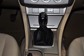 2012款福特福克斯两厢1.8L手动经典版时尚型