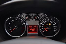 2012款福特福克斯两厢1.8L手动经典版时尚型
