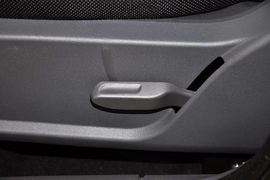 2012款福特福克斯两厢1.8L自动经典版基本型