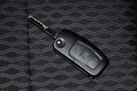 2012款福特福克斯两厢1.8L自动经典版基本型