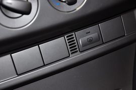 2012款福特福克斯两厢1.8L自动经典版基本型