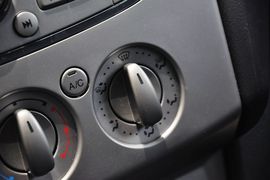 2012款福特福克斯两厢1.8L自动经典版基本型