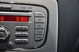 2012款福特福克斯两厢1.8L自动经典版基本型
