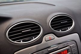 2012款福特福克斯两厢1.8L自动经典版基本型
