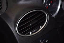 2012款福特福克斯两厢1.8L自动经典版基本型