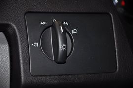 2012款福特福克斯两厢1.8L自动经典版基本型
