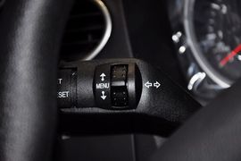 2012款福特福克斯两厢1.8L自动经典版基本型