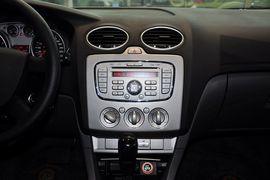 2012款福特福克斯两厢1.8L自动经典版基本型