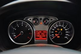 2012款福特福克斯两厢1.8L自动经典版基本型