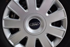 2012款福特福克斯两厢1.8L自动经典版基本型