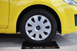 2012款福特福克斯两厢1.8L自动经典版基本型