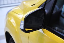 2012款福特福克斯两厢1.8L自动经典版基本型