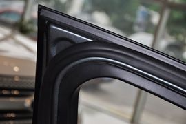 2012款福特福克斯三厢1.6L手自一体尊贵型