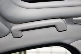 2012款福特福克斯三厢1.6L手自一体尊贵型