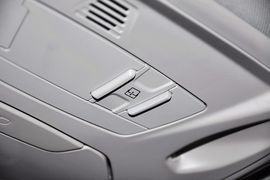 2012款福特福克斯三厢1.6L手自一体尊贵型