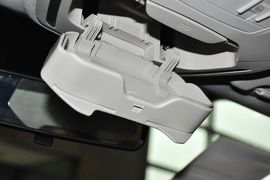 2012款福特福克斯三厢1.6L手自一体尊贵型