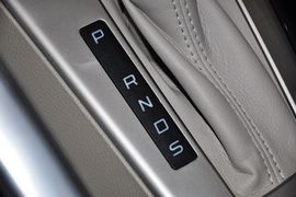 2012款福特福克斯三厢1.6L手自一体尊贵型