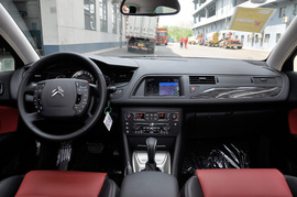 2012款东风雪铁龙C5