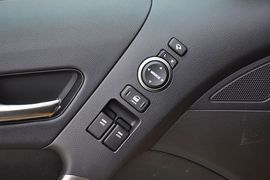 2012款现代劳恩斯酷派2.0T自动Brembo版