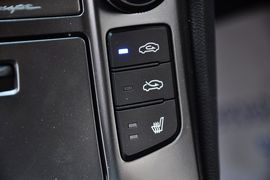 2012款现代劳恩斯酷派2.0T自动Brembo版