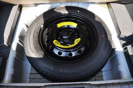 2012款奇瑞A3三厢1.6L