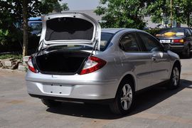 2012款奇瑞A3三厢1.6L