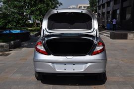 2012款奇瑞A3三厢1.6L