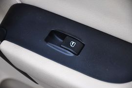 2012款奇瑞A3三厢1.6L