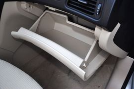 2012款奇瑞A3三厢1.6L