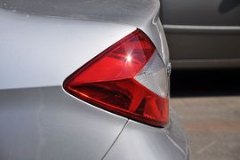 2012款奇瑞A3三厢1.6L
