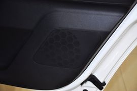 2012款斯柯达晶锐1.6L手动酷黑版