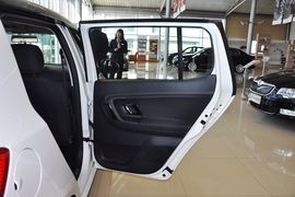 2012款斯柯达晶锐1.6L手动酷黑版